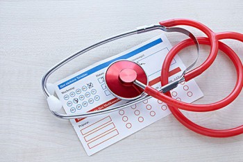 意外保險人受益寫自己