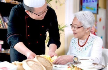 55歲農(nóng)村老人買(mǎi)啥保險(xiǎn)好