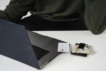 理財型保險中途退保可以退多少