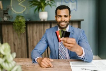 信用卡逾期買房還能貸款嗎？信用卡逾期能辦理車貸嗎？