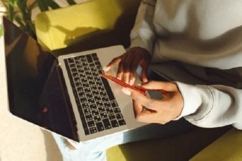 信用卡逾期發(fā)短信說要上門是真的嗎？逾期怎么辦？