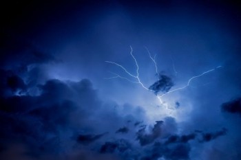 保險公司官網(wǎng)查詢電話是多少？報案流程是怎樣的？