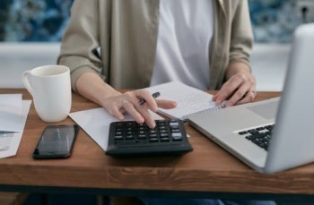 信用卡分期提前還款還要收手續(xù)費嗎