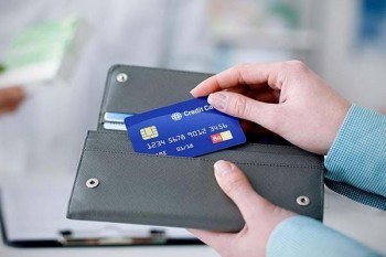 怎么查詢信用卡欠款總額？欠款逾期還不上怎么辦？