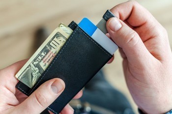 服刑人員信用卡逾期怎么辦？不還有什么后果？