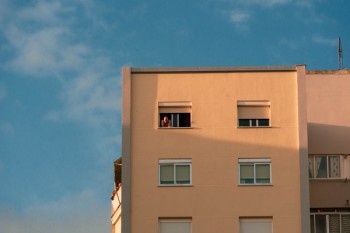 不退保也不續(xù)交保費(fèi)