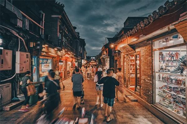 商業(yè)保險(xiǎn)想退能退多少錢？退保的人多嗎？
