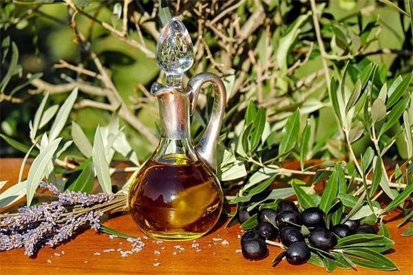 商業(yè)保險退保能退多少錢一年?退保怎么全額退?