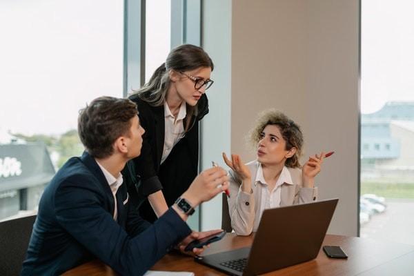 保險公司主動退保算違約嗎？什么情況下會主動退保？