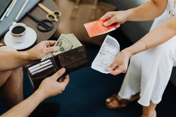 人壽退保費(fèi)是實(shí)時(shí)到賬嗎？什么情況下能拿回全部本金？