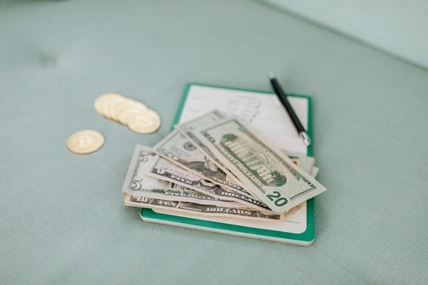 保險(xiǎn)不想交了想退能退多少？退保損失情況分析！