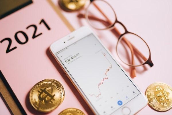 交了三年的保險4000元每年今天不交了能退多少？怎么退？