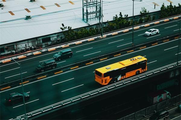 保險退保是怎么計算方法的？是直接退原來的卡上嗎？