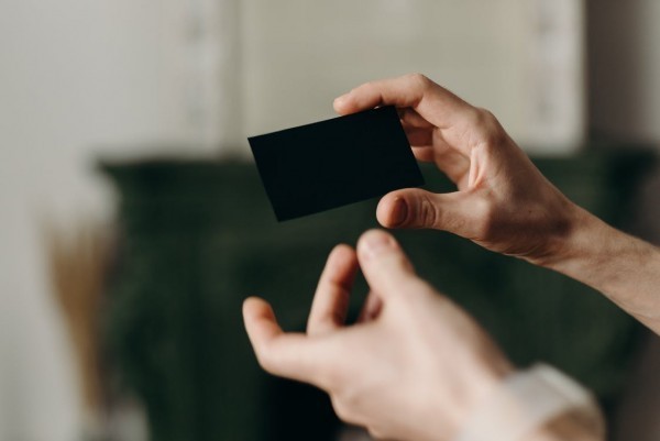 平安銀行信用卡協(xié)商還款電話是多少？該怎么協(xié)商？