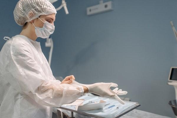 意外險骨折能賠償多少？怎么申請理賠？