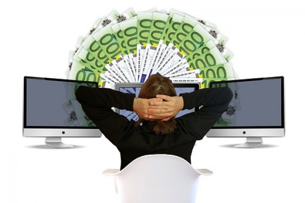 網(wǎng)貸信用卡全部逾期無力償還怎么辦？逾期影響孩子嗎？