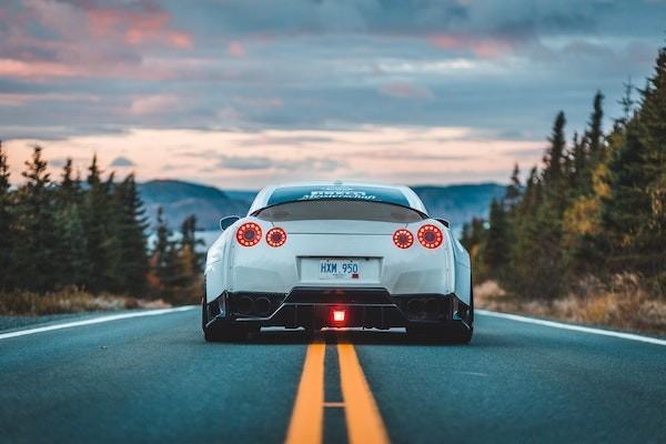 車禍輕傷一般賠多少錢？對方全責(zé)可以索賠哪些費(fèi)用？