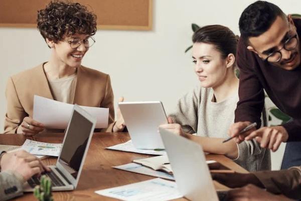 企業(yè)職工基本養(yǎng)老保險退休后拿多少？要滿足哪些條件？