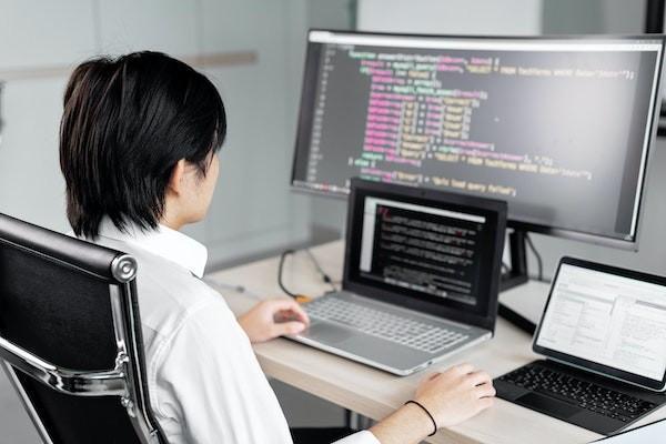 社保個(gè)人交好還是公司代繳好？離職后如何自己交社保？