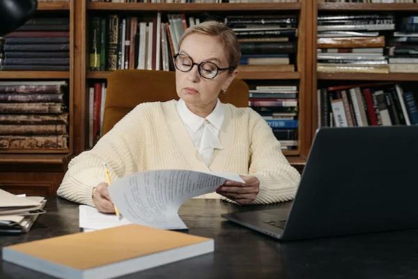 企業(yè)年金每月300退休拿多少？可以取出嗎？