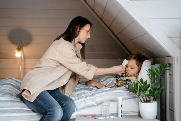 男生社保的生育險(xiǎn)怎么給老婆使用？報(bào)銷要注意什么？