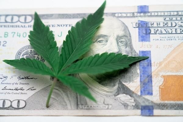 招行信用卡逾期分期成功但是有特殊情況能延遲一個月嗎，處理方案是什么