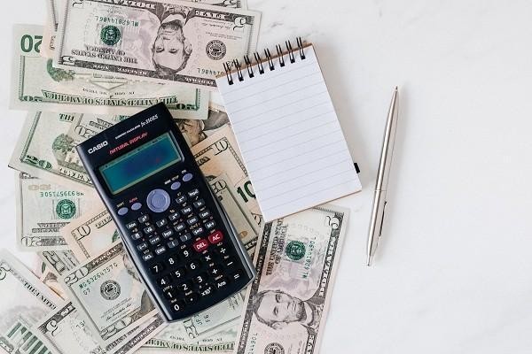 建行信用卡逾期能協(xié)商減免嗎，怎么協(xié)商延期還款