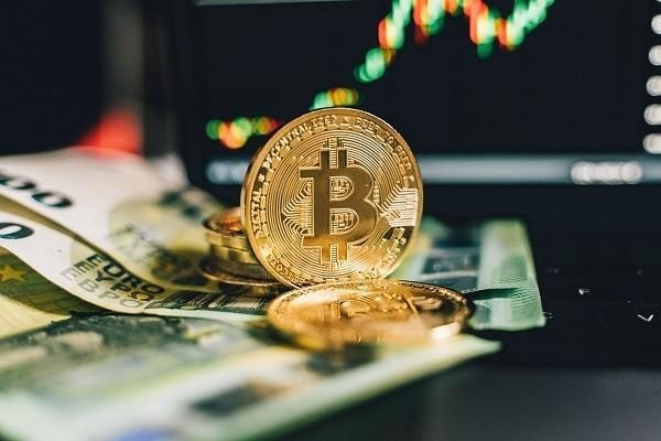 浦發(fā)信用卡逾期一天會(huì)不會(huì)影響信用度，有沒(méi)有利息