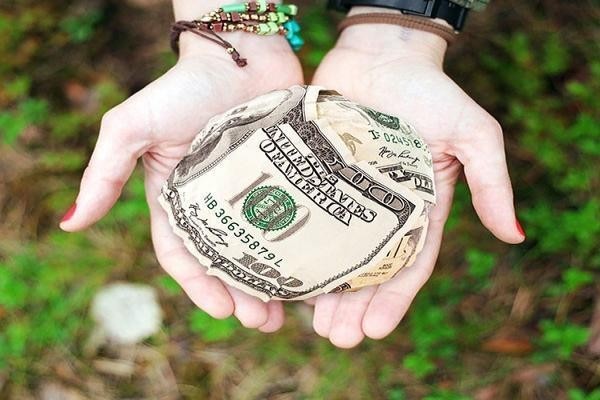 工商信用卡逾期4年利息多少，6年后果是什么