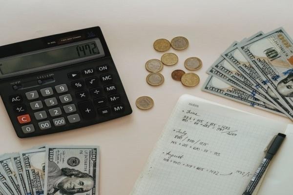 工商信用卡逾期10年如何協(xié)商本金還款，凍結(jié)工資卡怎么辦