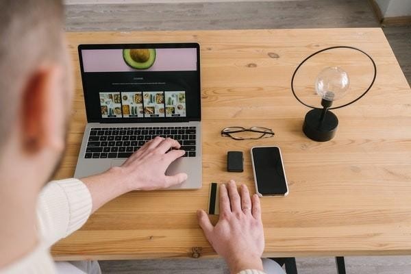 郵政信用卡逾期可以協(xié)商減免嗎，三個月會有什么后果
