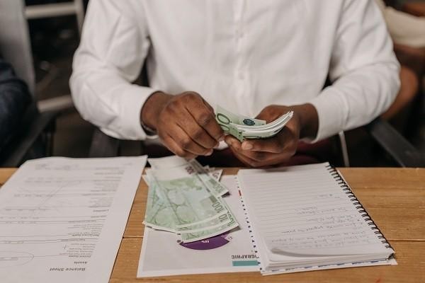 中信銀行逾期利息怎么協(xié)商免除，會怎么樣