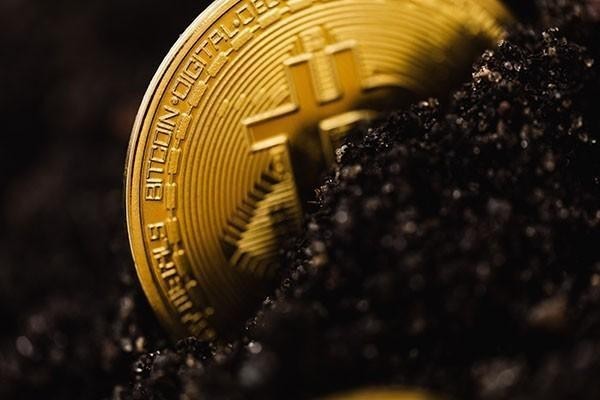 欠招商信用卡逾期會扣招商銀行卡扣工資嗎，還款后果是什么