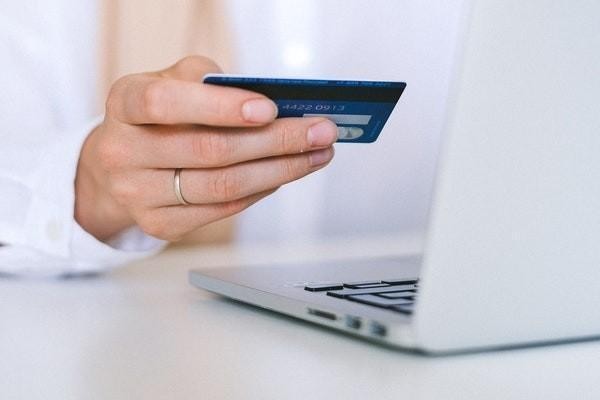 廣州銀行信用卡逾期多久上信用記錄，怎么辦