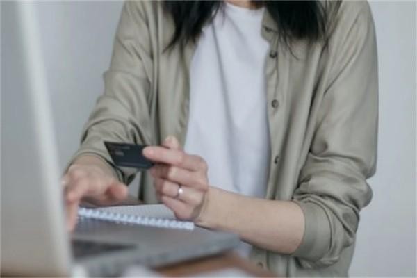 借唄逾期上門了怎么辦，威脅我怎么投訴