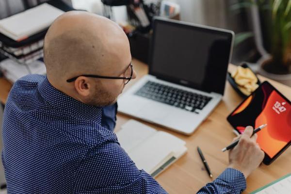 企業(yè)年金交滿多少年才能領(lǐng)取？哪些人可以購買企業(yè)年金？