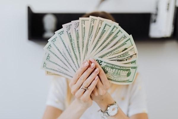 抖音放心借催收階段算利息嗎，暴力催收如何舉報(bào)呢