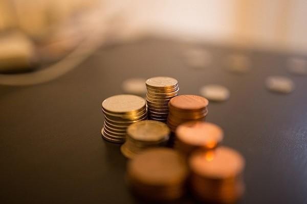 中行信用卡逾期違約金多少，協(xié)商減免要什么材料