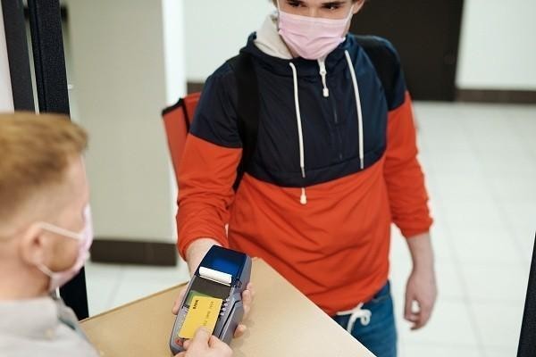 農(nóng)行信用卡逾期違約金可以協(xié)商免除嗎，協(xié)商免除要什么材料