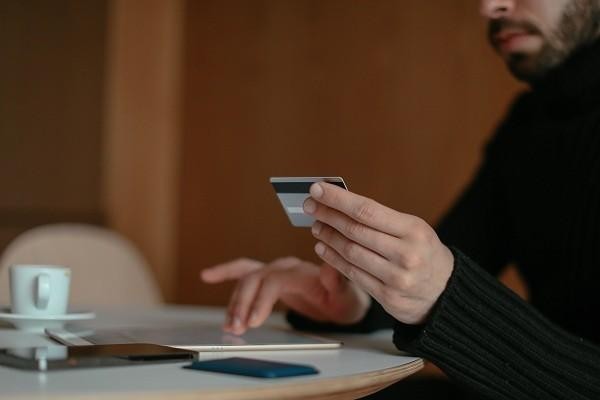 農(nóng)行信用卡逾期一次會有什么后果，記錄保留多久