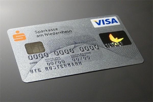 交通銀行信用卡欠款怎么算，欠交通銀行信用卡多少錢就算惡意透支