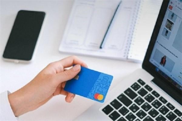 欠農(nóng)行信用卡4800逾期有什么影響，怎么協(xié)商延期還