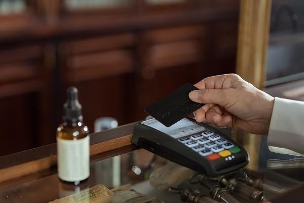 招商銀行信用卡真的上門催款怎么應(yīng)對(duì)，逾期怎么協(xié)商解決