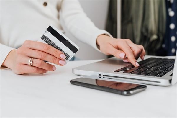 廣發(fā)銀行信用卡逾期幾天可以協(xié)商分期，逾期幾天不上信用