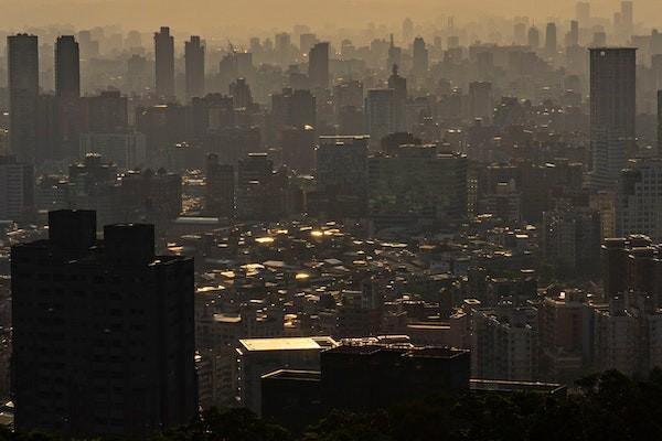 保險(xiǎn)合同中受益人只能是投保人嗎？可以變更嗎？