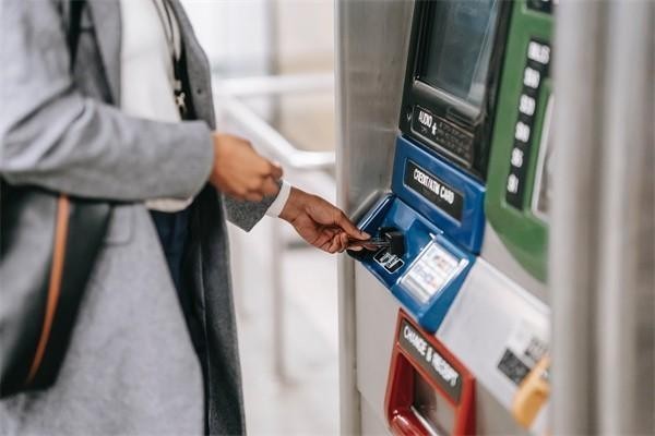 興業(yè)銀行信用卡逾期四天怎么解決，有影響嗎