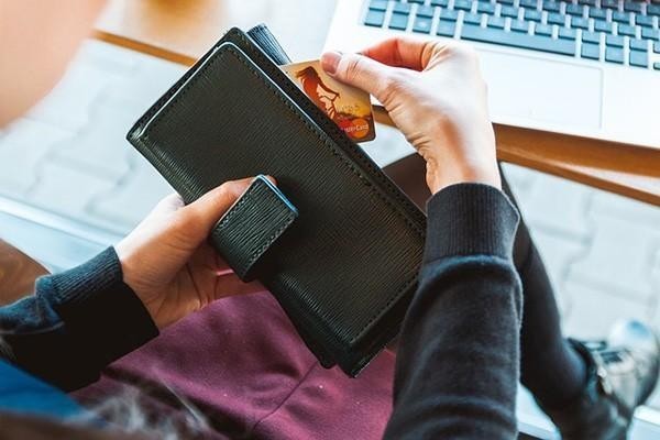 欠交通銀行18萬逾期會變成黑戶嗎，被起訴影響家人嗎