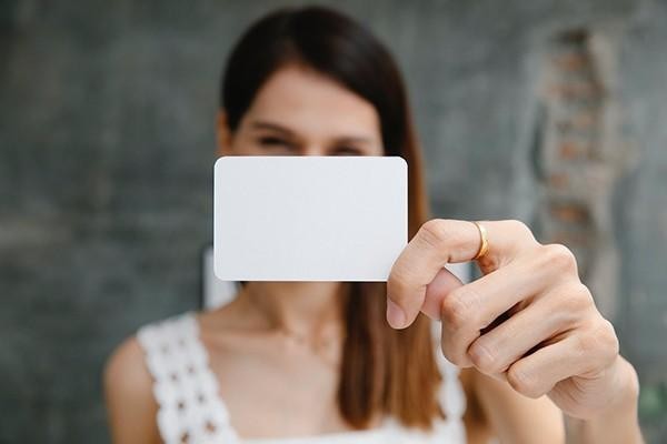 避免信用卡?？ǖ拇胧┯心男?？合理使用