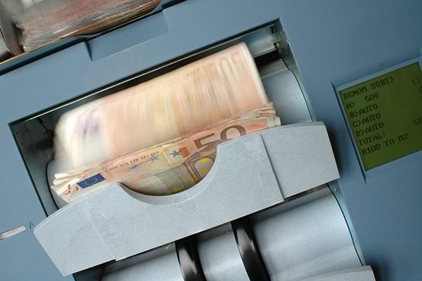 招商銀行信用卡網(wǎng)上申請后要面簽嗎？答案不出意外